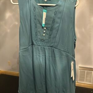 Sleeveless Teal Tunic with Lace-Trim Button Placket